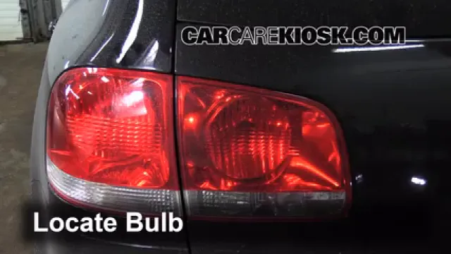 2004 Volkswagen Touareg V6 3.2L V6 Éclairage Feu stop (remplacer ampoule)